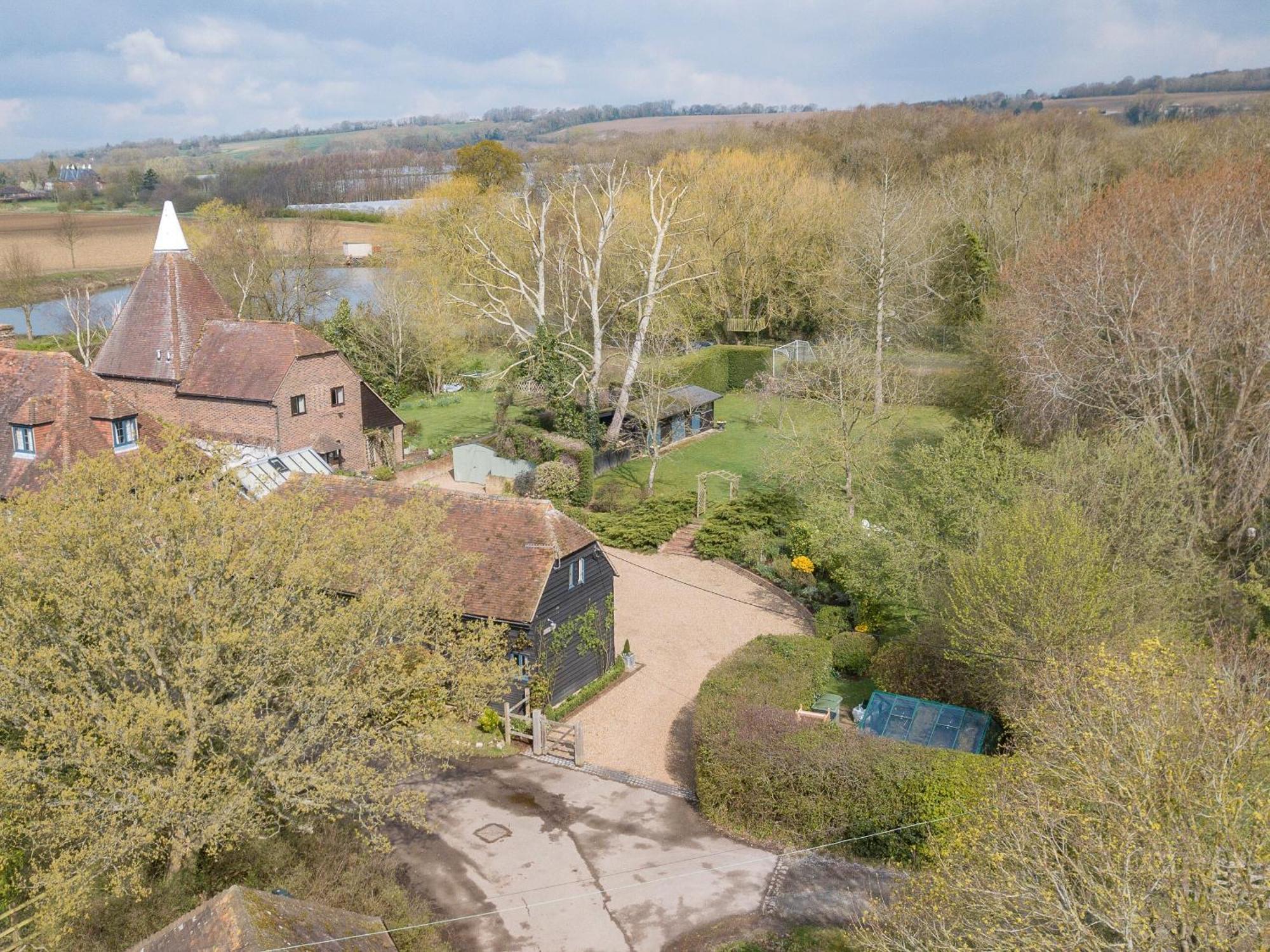 Woolhouse Barn Villa Hunton  Екстериор снимка